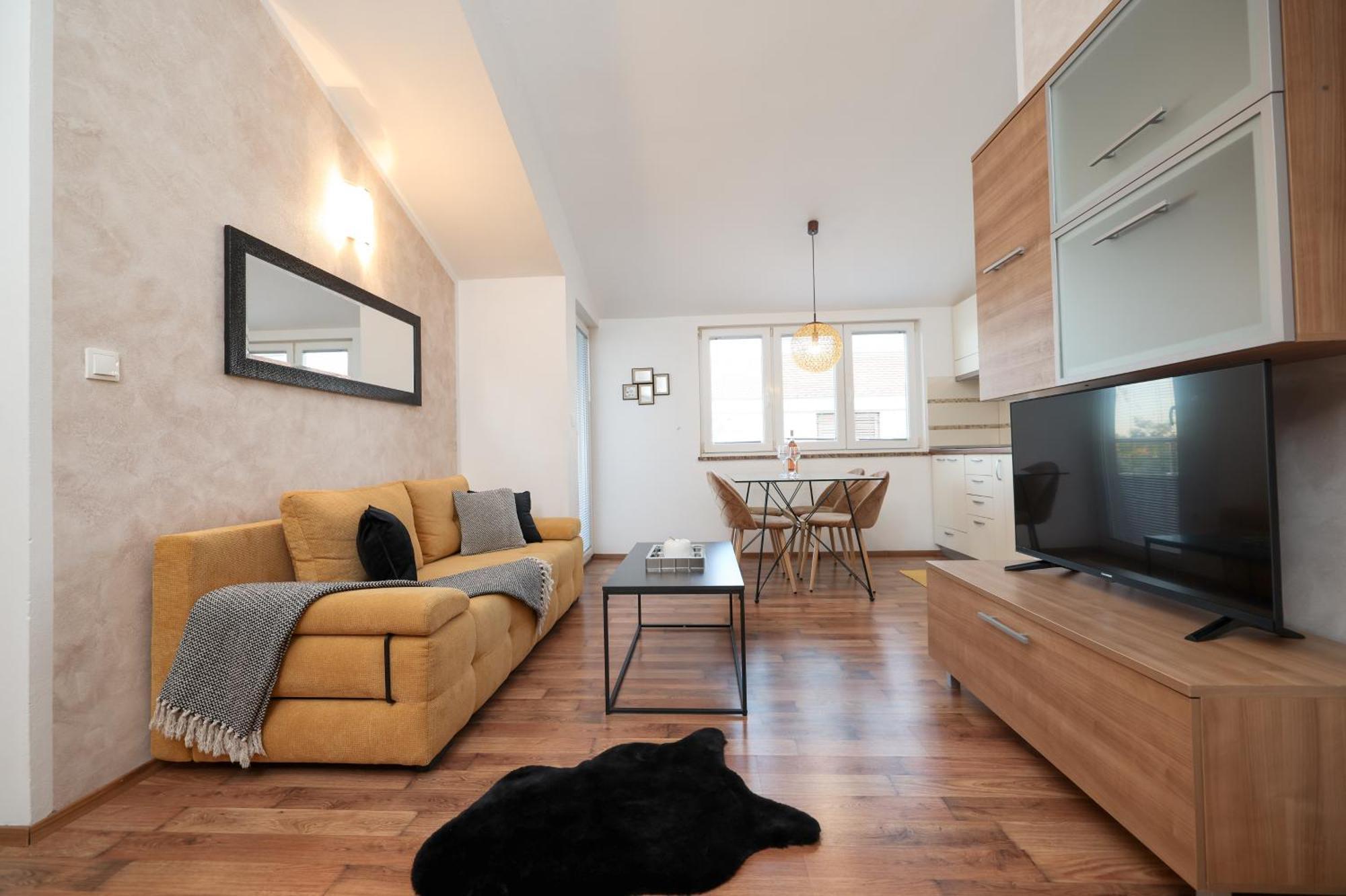 Apartments Anita Nin Buitenkant foto